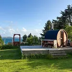In With Sauna Nyaraló *